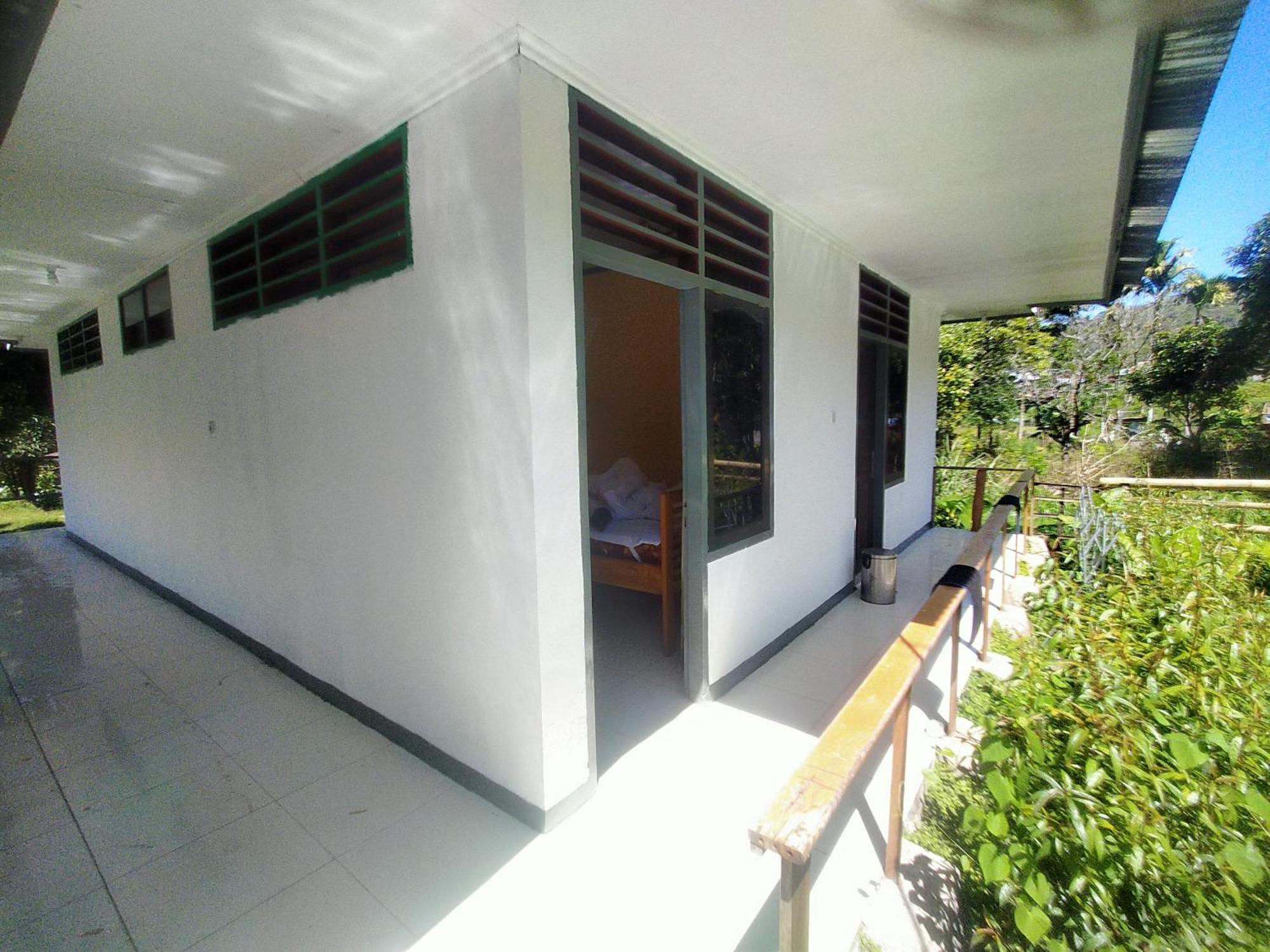 Wisma Kelimutu Ende Exterior foto